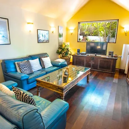Villa Sleeps 6 With Wifi