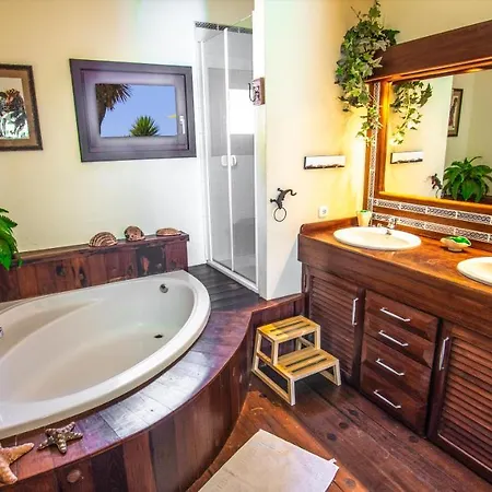 Sleeps 6 With Wifi Costa Teguise