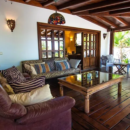 Sleeps 6 With Wifi Villa Costa Teguise